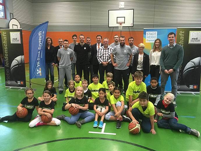 Basketball Schultour: Stadtwerke Bayreuth sind dabei