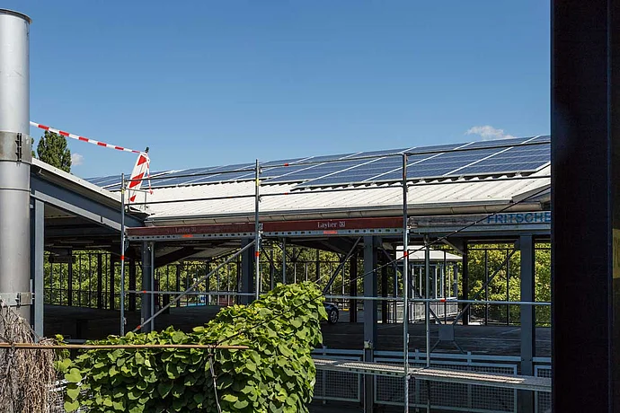 PV-Anlage Parkhaus Oberfrankenhalle der Stadtwerke Bayreuth PV-Anlage Oberfrankenhalle der Stadtwerke Bayreuth