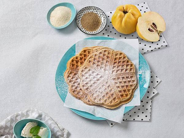 Rezept: Waffeln mit feingeriebenen Quitten Rezept: Waffeln mit feingeriebenen Quitten