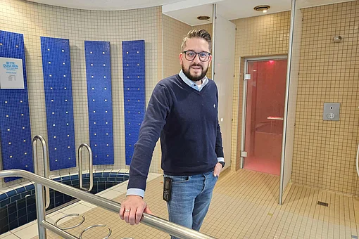 Benjamin Beyer ist froh, dass der Feuerwehreinsatz in der Lohengrin Therme glimpflich ausgegangen ist.