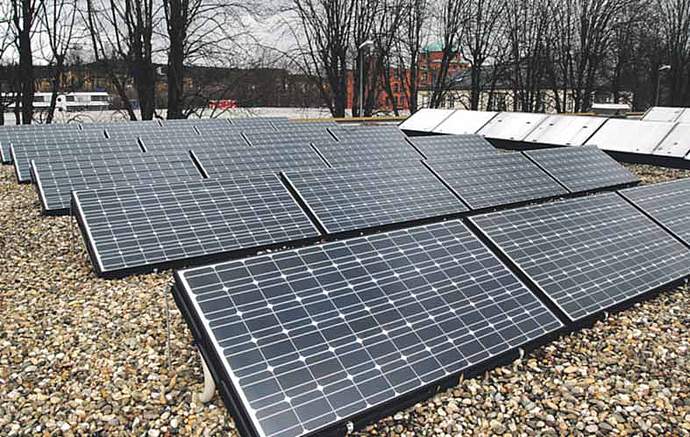 Photovoltaikanlage Schalthaus Mitte