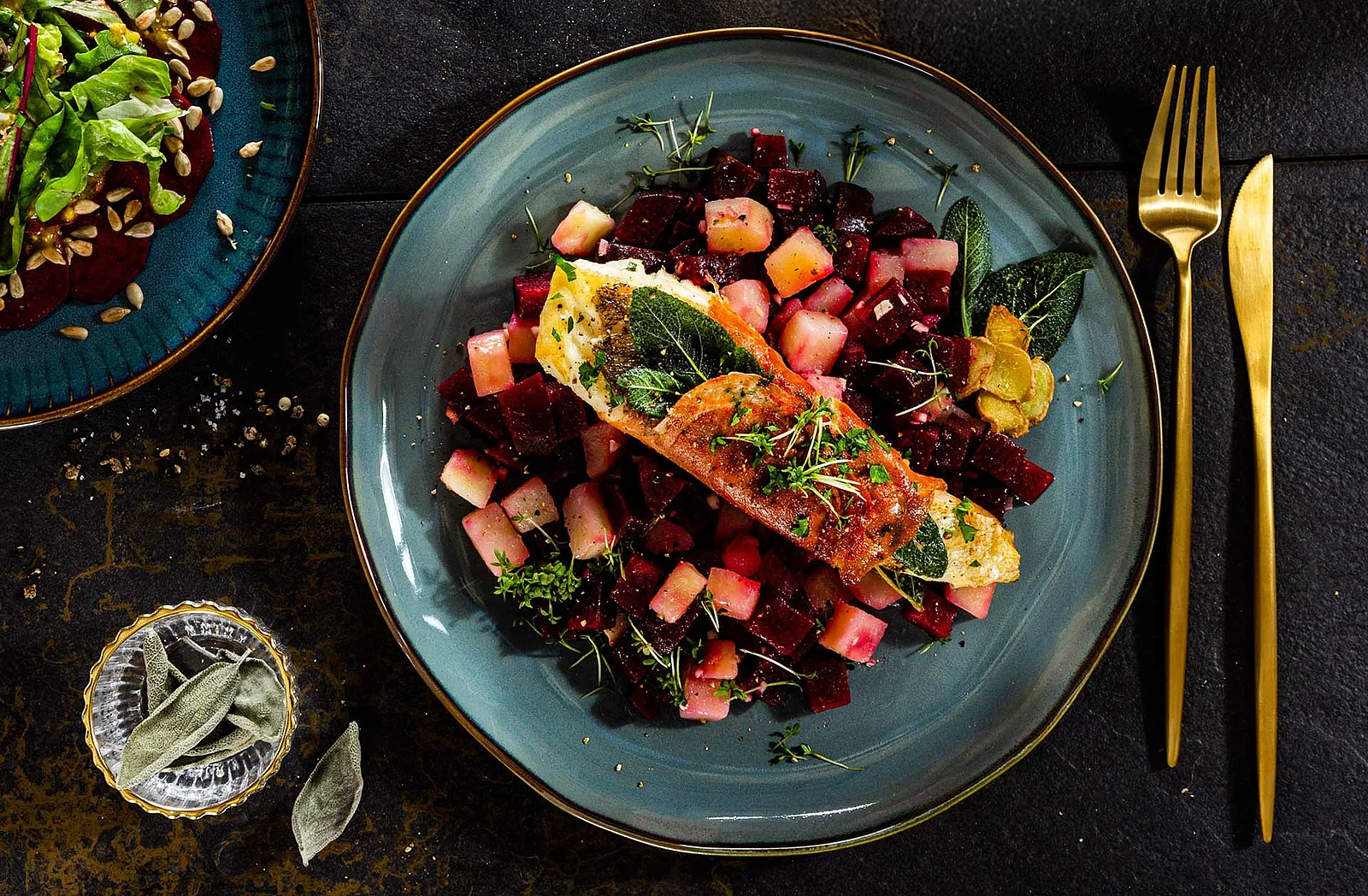 Zander-Saltimbocca auf Roter Bete