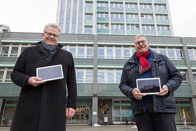 Stadtwerke Bayreuth spenden Tablets an städtische Schulen