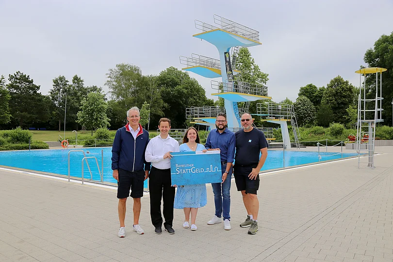 Ins Kreuzsteinbad kommt man jetzt auch mit dem Bayreuther Stattgeld