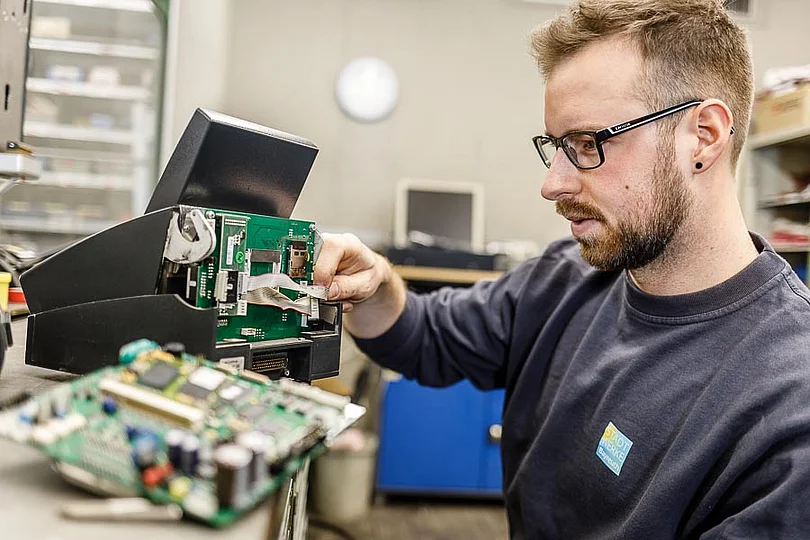 Sven Fischer in der Buswerkstatt der Stadtwerke Bayreuth