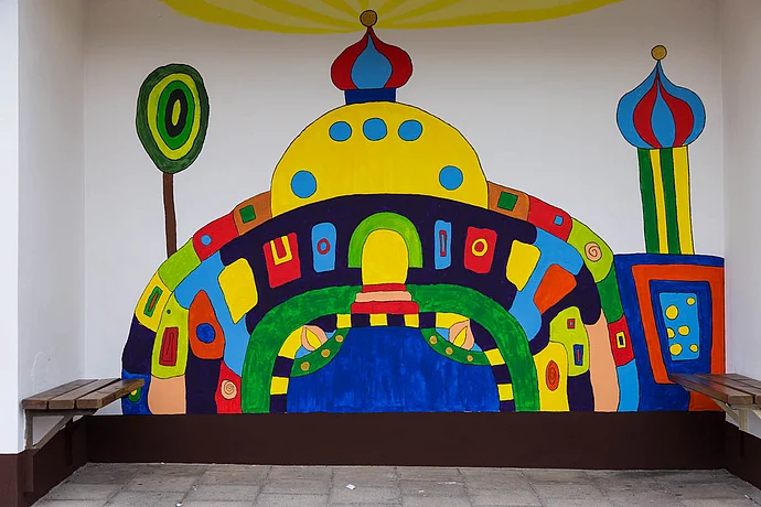 Sonnentempel der Eremitage im Hundertwasser-Stil Sonnentempel der Eremitage im Hundertwasser-Stil