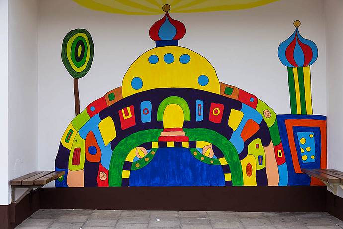 Sonnentempel der Eremitage im Hundertwasser-Stil